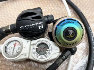 ATOMiC アトミック AQUATICS T3 レギュレーター Bism titanium