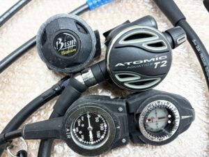 ATOMIC アトミック T2 フルチタン Bism titanium オクトパス レギュレーター ダイビング