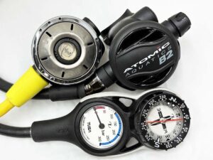 ATOMIC アトミック B2 レギュレーター TUSA オクトパス ゲージ セット まとめ ダイビング